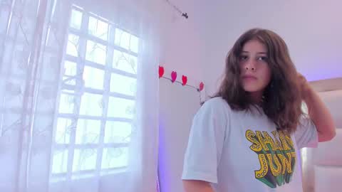 Sweetie Mia online show from March 2025 06:32:01 PM