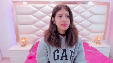 Sweetie Mia online show from March 2025 12:30:02 PM