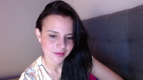 miarobinn_ online show from March 2025 10:14:02 AM