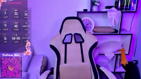 Mia  online show from November 2025 09:03:02 PM