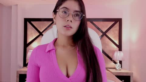 Snapshot of miasilverr chatting on January 2025 10:13:01 PM Mia online show from January 2025 10:13:01 PM