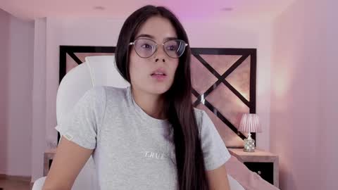 Snapshot of miasilverr chatting on January 2025 11:19:01 PM Mia online show from January 2025 11:19:01 PM