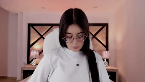 Snapshot of miasilverr chatting on January 2025 09:19:01 PM Mia online show from January 2025 09:19:01 PM