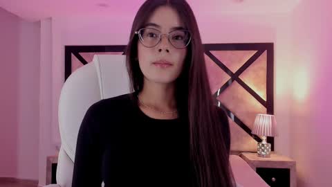 Snapshot of miasilverr chatting on February 2025 09:09:01 PM Mia online show from February 2025 09:09:01 PM