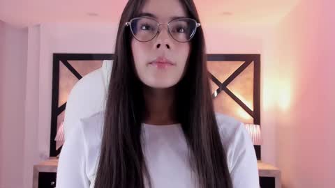 Snapshot of miasilverr chatting on March 2025 08:43:02 PM Mia online show from March 2025 08:43:02 PM