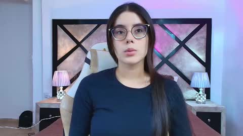 Snapshot of miasilverr chatting on October 2025 07:11:02 PM Mia online show from October 2025 07:11:02 PM