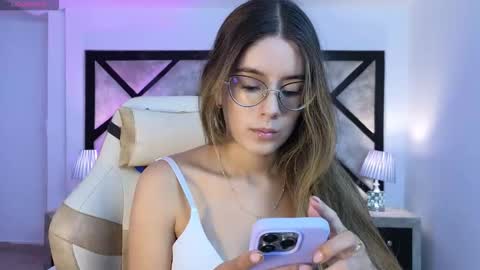 Snapshot of miasilverr chatting on March 2026 07:07:01 PM Mia online show from March 2026 07:07:01 PM