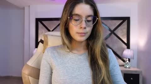 Snapshot of miasilverr chatting on March 2026 07:31:01 PM Mia online show from March 2026 07:31:01 PM