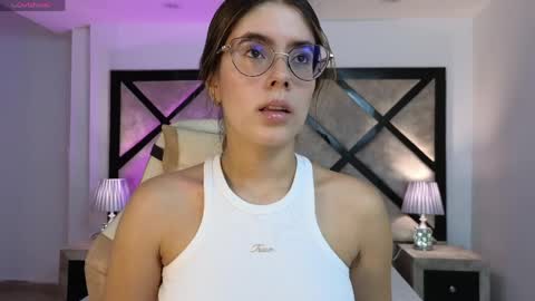 Snapshot of miasilverr chatting on April 2026 09:01:02 PM Mia online show from April 2026 09:01:02 PM