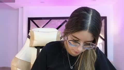 Snapshot of miasilverr chatting on April 2026 07:09:02 PM Mia online show from April 2026 07:09:02 PM