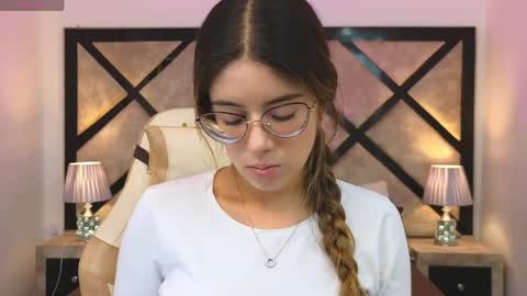 Snapshot of miasilverr chatting on May 2026 07:19:02 PM Mia online show from May 2026 07:19:02 PM