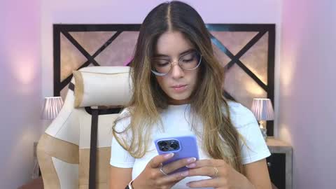 Snapshot of miasilverr chatting on May 2026 07:09:02 PM Mia online show from May 2026 07:09:02 PM