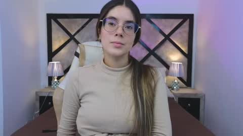 Snapshot of miasilverr chatting on June 2026 08:14:02 PM Mia online show from June 2026 08:14:02 PM