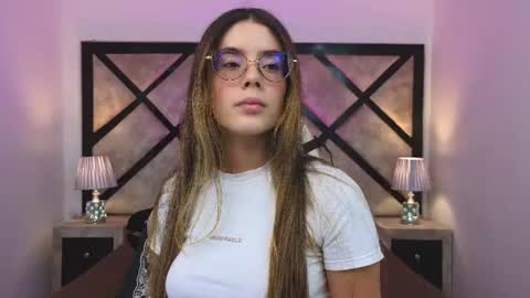 Snapshot of miasilverr chatting on June 2026 07:13:01 PM Mia online show from June 2026 07:13:01 PM