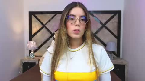 Snapshot of miasilverr chatting on June 2026 08:10:02 PM Mia online show from June 2026 08:10:02 PM