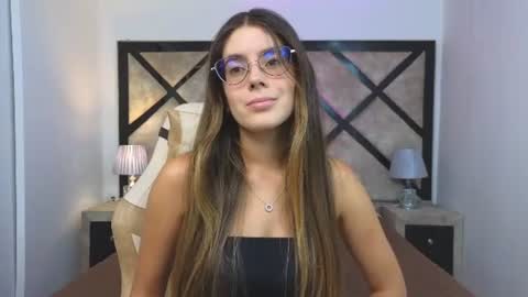 Snapshot of miasilverr chatting on June 2026 07:18:01 PM Mia online show from June 2026 07:18:01 PM
