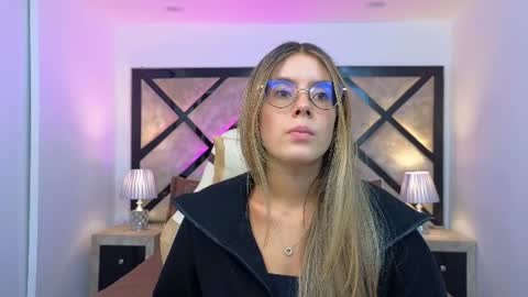 Snapshot of miasilverr chatting on July 2026 09:06:02 PM Mia online show from July 2026 09:06:02 PM