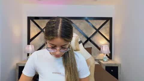 Snapshot of miasilverr chatting on July 2026 07:31:01 PM Mia online show from July 2026 07:31:01 PM