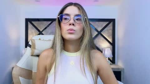 Snapshot of miasilverr chatting on July 2026 07:21:01 PM Mia online show from July 2026 07:21:01 PM