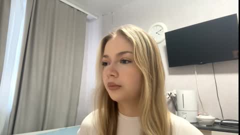 Milana online show from February 2026 01:07:02 PM