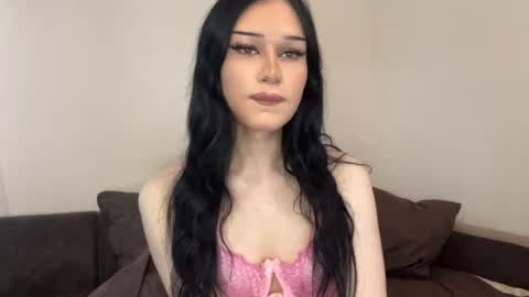 Mia online show from June 2026 08:11:02 AM