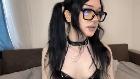 Mia online show from June 2026 09:48:02 AM