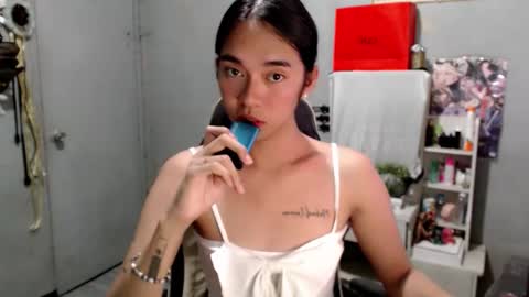 Mia online show from March 2026 03:40:01 PM