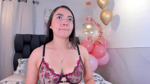 miavelvet1 online show from December 2025 01:38:02 PM