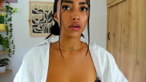 Snapshot of miavelvet_22 chatting on April 2026 05:00:01 PM Mia Velvet online show from April 2026 05:00:01 PM