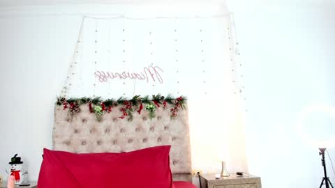 Miavenuss 1 online show from December 2024 07:33:01 PM