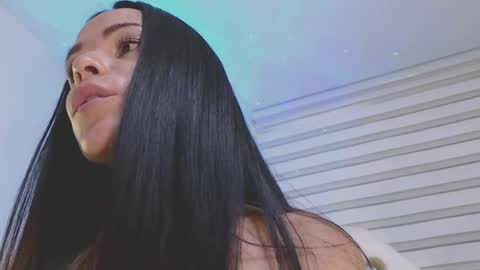 Mia online show from February 2025 10:36:02 PM