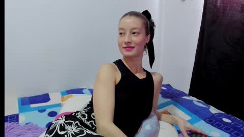 Snapshot of miavolkova_ chatting on December 2025 04:36:01 PM Chloe online show from December 2025 04:36:01 PM