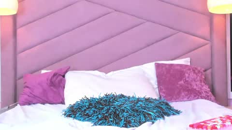 Snapshot of miaweiss chatting on April 2026 10:12:01 PM MiaWeiss online show from April 2026 10:12:01 PM