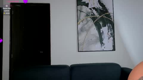 Mia online show from December 2025 02:39:01 AM