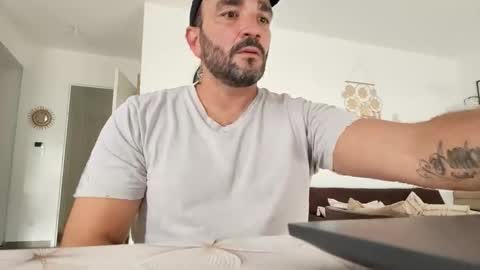 Snapshot of michael666c chatting on September 2025 06:58:02 AM michael666c online show from September 2025 06:58:02 AM