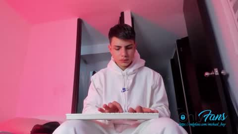 Michael Boy online show from October 2025 08:21:02 PM