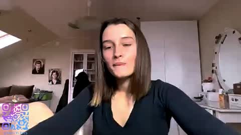 Emily online show from October 2025 01:15:02 PM