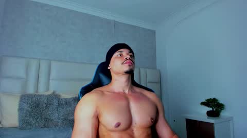 Michael online show from December 2025 01:48:02 AM