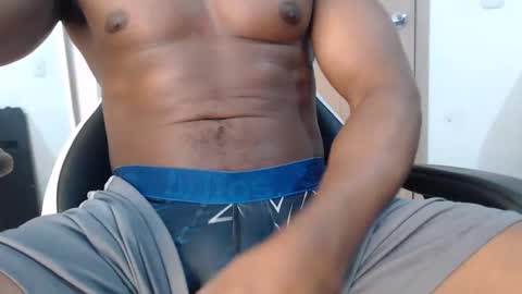 Snapshot of michael_thomsom chatting on February 2025 01:51:02 PM michael_thomsom online show from February 2025 01:51:02 PM