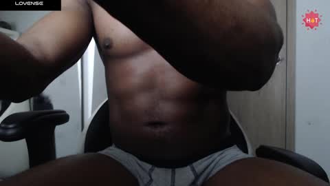 Snapshot of michael_thomsom chatting on February 2025 12:32:01 PM michael_thomsom online show from February 2025 12:32:01 PM