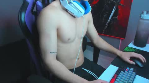 Snapshot of michael_twink18 chatting on September 2025 05:10:02 AM Michael online show from September 2025 05:10:02 AM