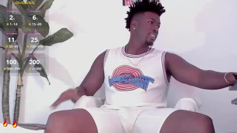 Michaell online show from December 2025 07:09:01 PM