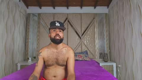 Snapshot of michaell_twink chatting on May 2026 03:11:02 AM Michaell online show from May 2026 03:11:02 AM