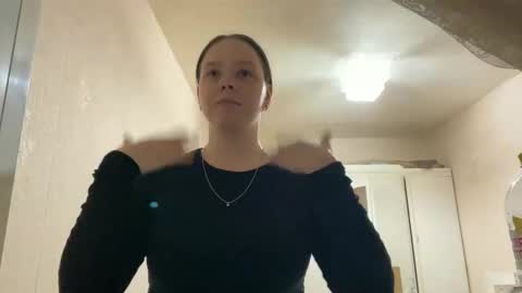 Michaell online show from December 2025 03:30:01 PM