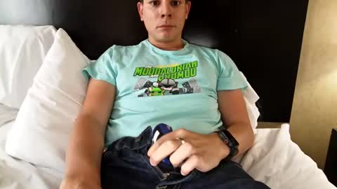 michaeltwinkboy online show from June 2026 04:29:02 PM