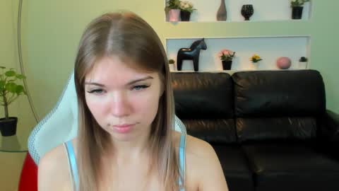 Snapshot of michafox chatting on April 2026 01:00:02 PM michafox online show from April 2026 01:00:02 PM