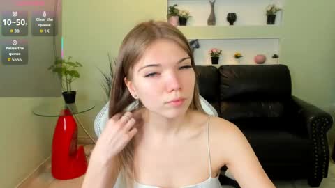 Snapshot of michafox chatting on April 2026 12:44:02 PM michafox online show from April 2026 12:44:02 PM