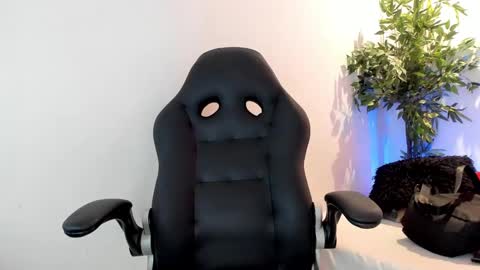 michel_lopez18 online show from September 2025 11:11:01 AM