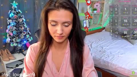 Snapshot of michel_momsen chatting on December 2024 03:46:02 PM Michel online show from December 2024 03:46:02 PM