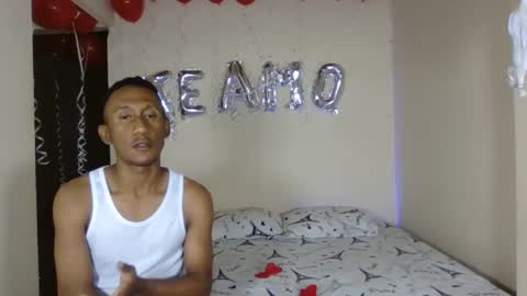 Snapshot of micheldelatorre69 chatting on February 2025 12:19:01 AM MichelandDavid online show from February 2025 12:19:01 AM